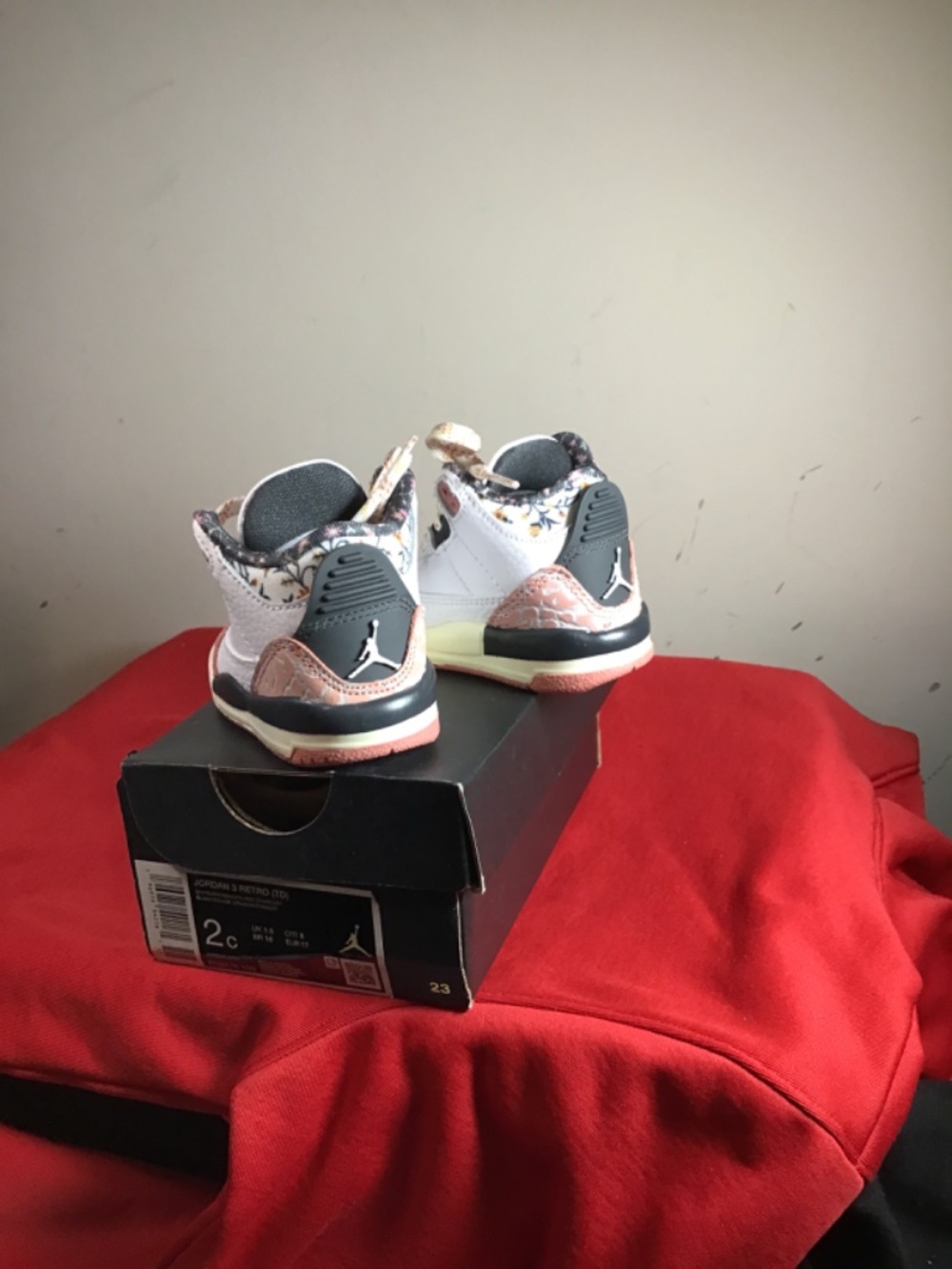 🔥😎🦋Jordan 3 Retro (TD), new condition, see photos size 2 C🔥🦋🦋 - Picture 2 of 4